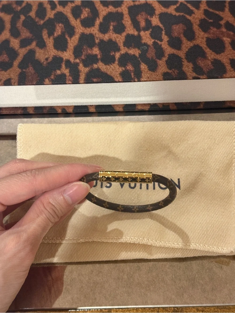 Louis Vuitton LV Confidential Bracelet – Size 17 - Picture 4 of 4